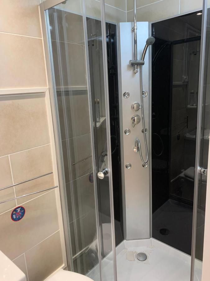 Joli studio tout confort avec toutes commodités Vaulx-en-Velin Esterno foto